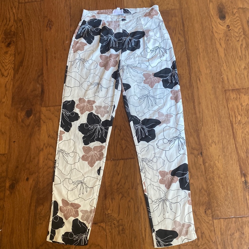 Size medium work pants! Brand is L’atiste. Worn but great comdition!